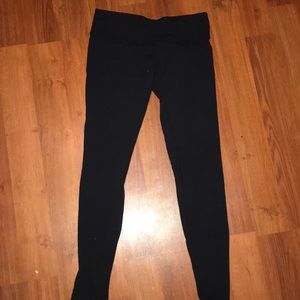 Lululemon black leggings.
